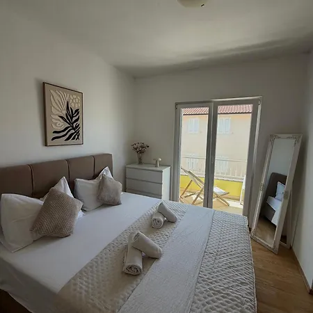 Ar Apartment *